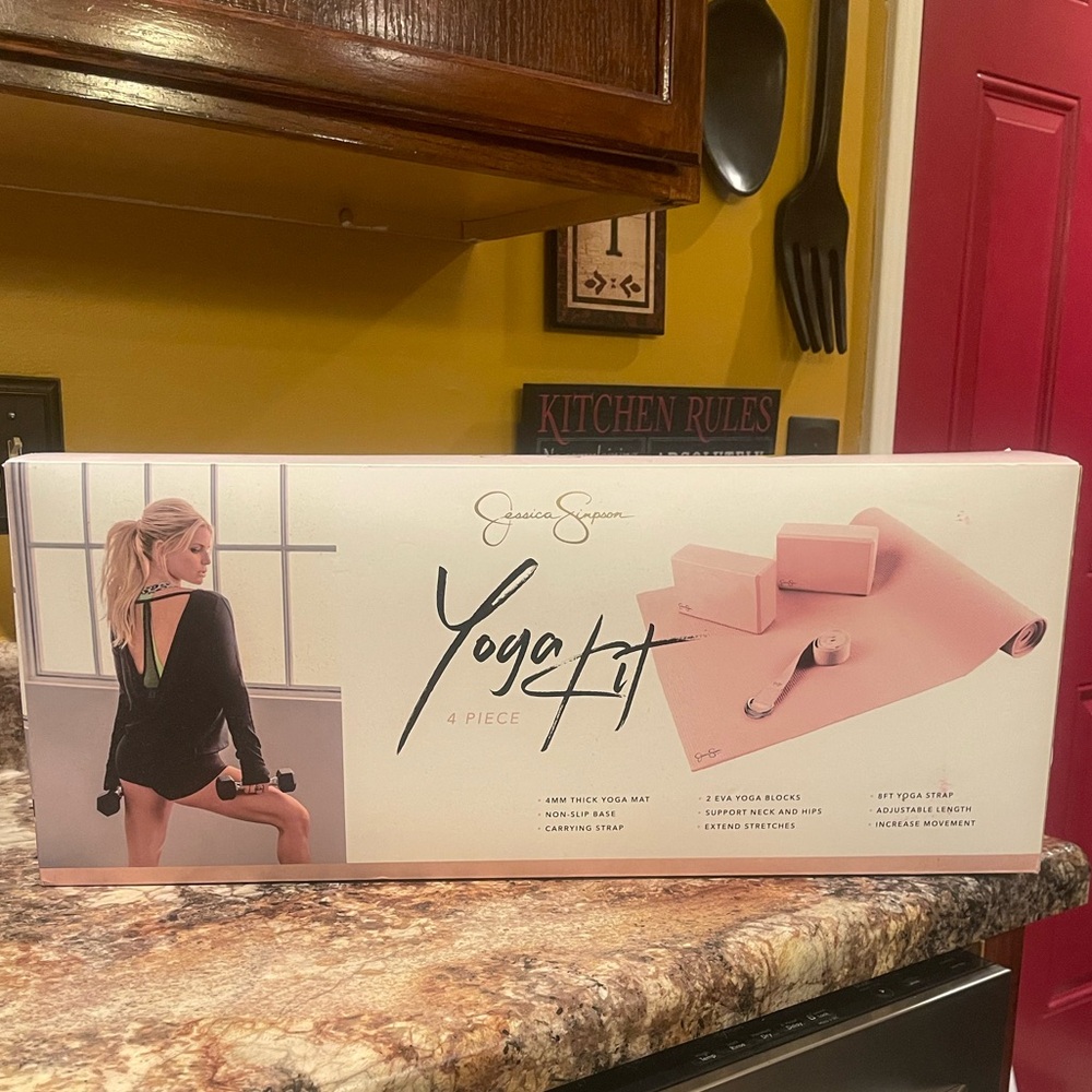 Jessica Simpson Blush Yoga Set - Picture 4 of 6